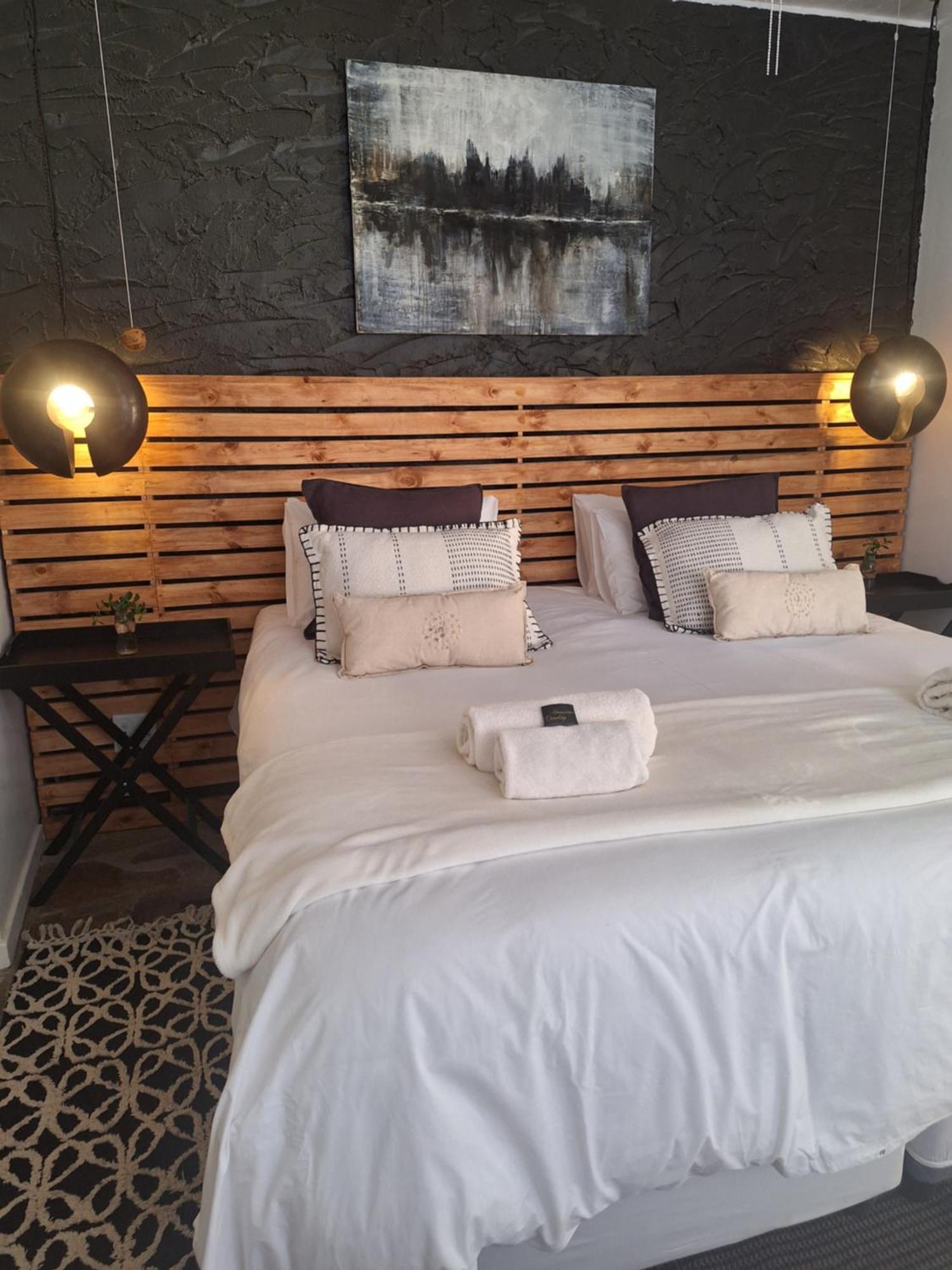 Exquisite Private Luxury Suite With King Bed At Bokmakierie Villas Уиндхоек Екстериор снимка